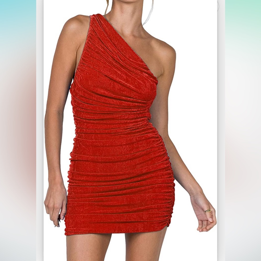 NWOT Red Tight Fitted One Shoulder Homecoming dress